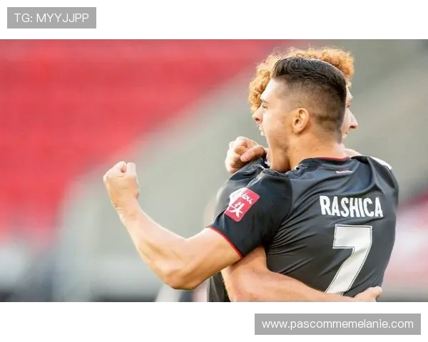 海登海姆与云达不莱梅上半场互交白卷攻防激烈比分暂时保持零比零