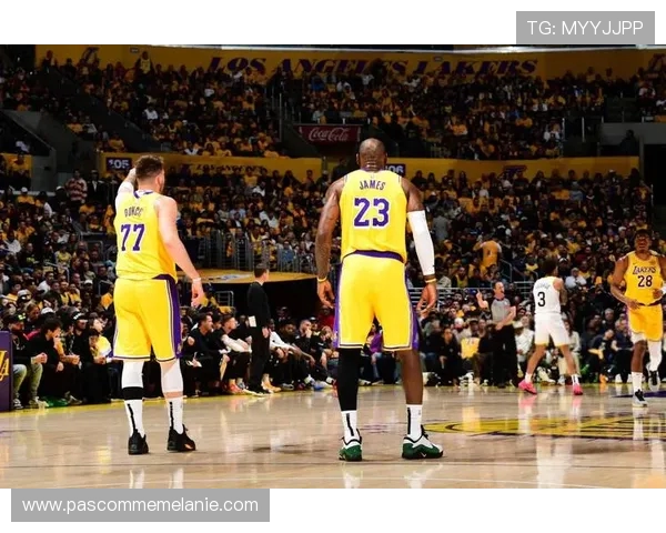 原创33+28!湖人7连胜终结!东契奇9失误,詹姆斯1297场纪录差点断了